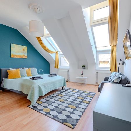 Cozy Flat In The Heart Of Buda Budapesta Exterior foto