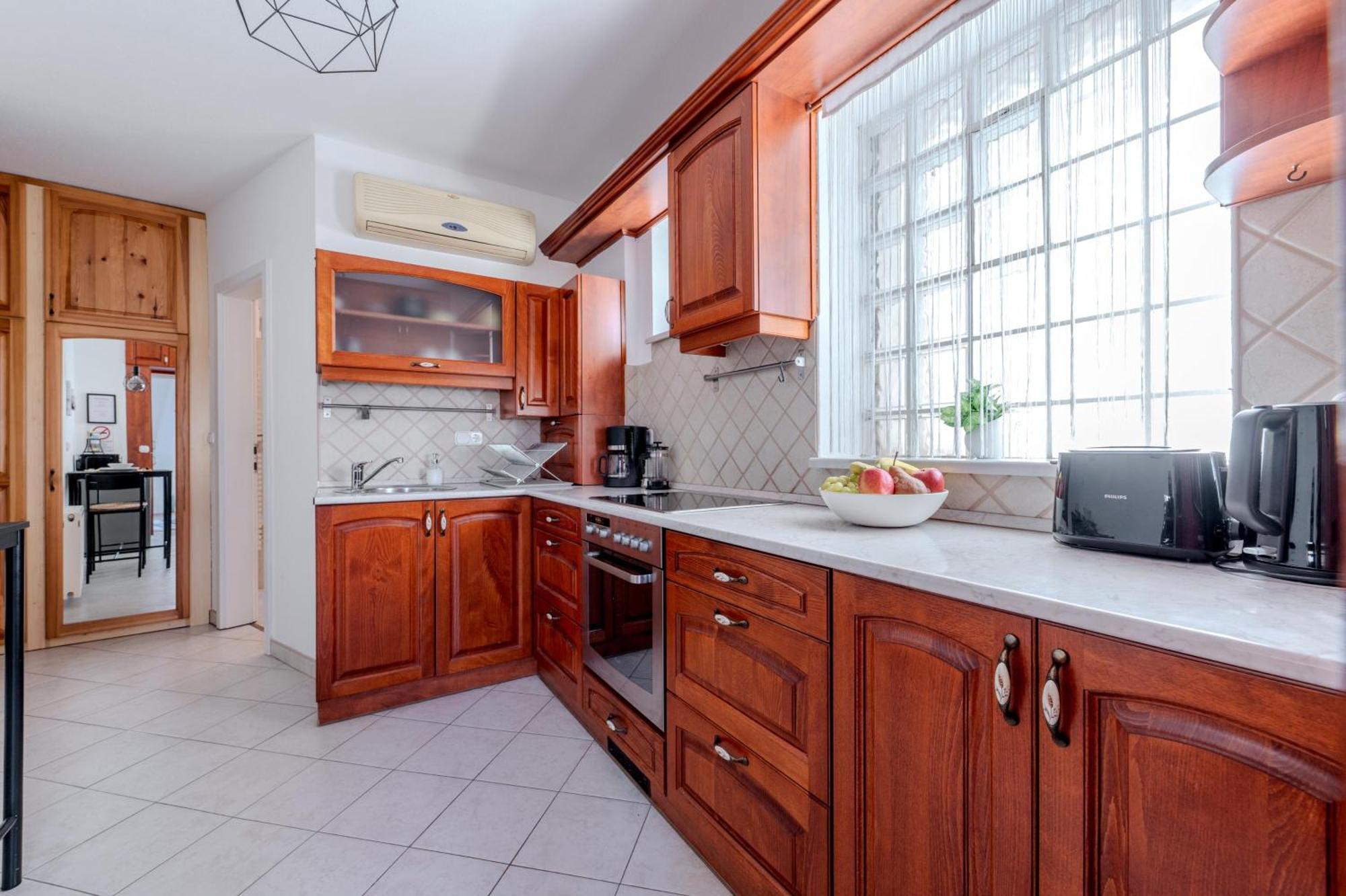 Cozy Flat In The Heart Of Buda Budapesta Exterior foto