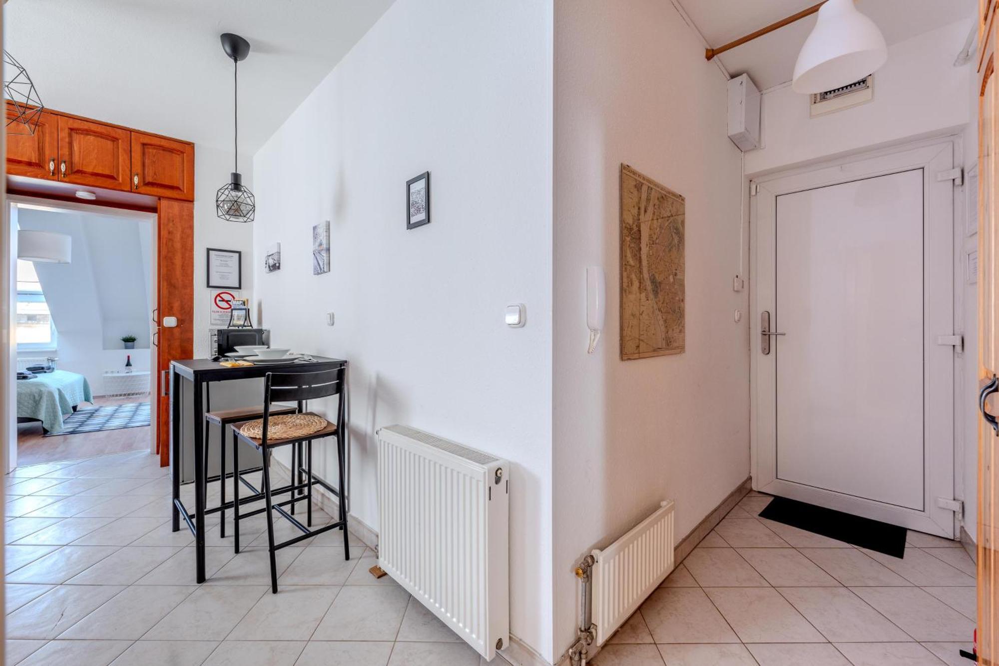 Cozy Flat In The Heart Of Buda Budapesta Exterior foto