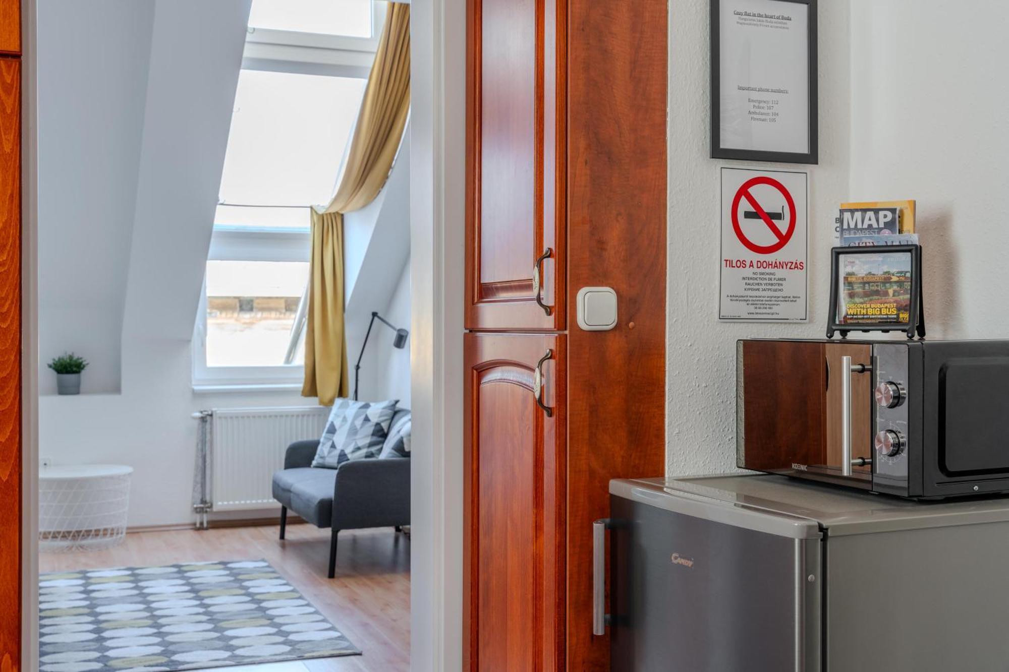 Cozy Flat In The Heart Of Buda Budapesta Exterior foto