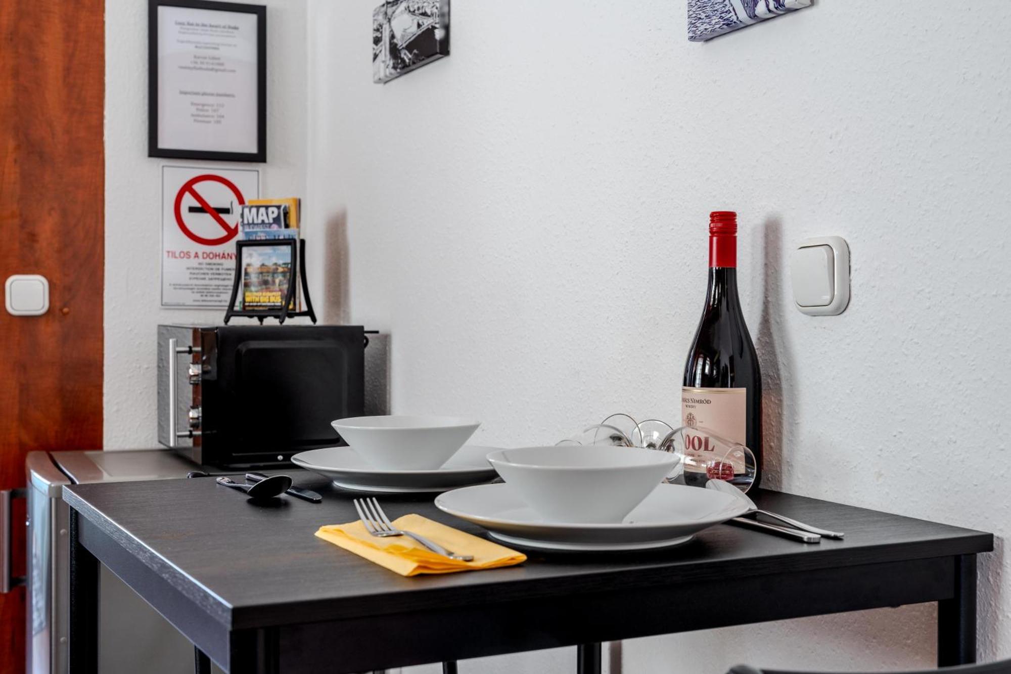 Cozy Flat In The Heart Of Buda Budapesta Exterior foto